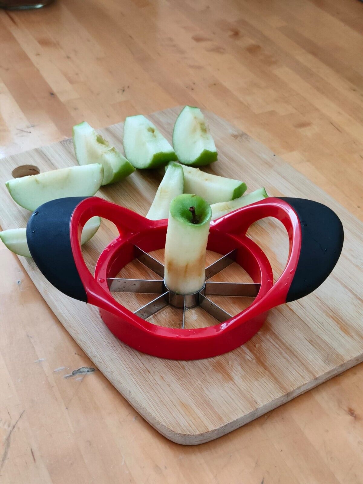 Apple Cutter, Apple Corer And Slicer